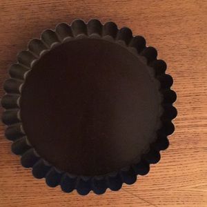 Set of six 5 1/2” diameter tart pans